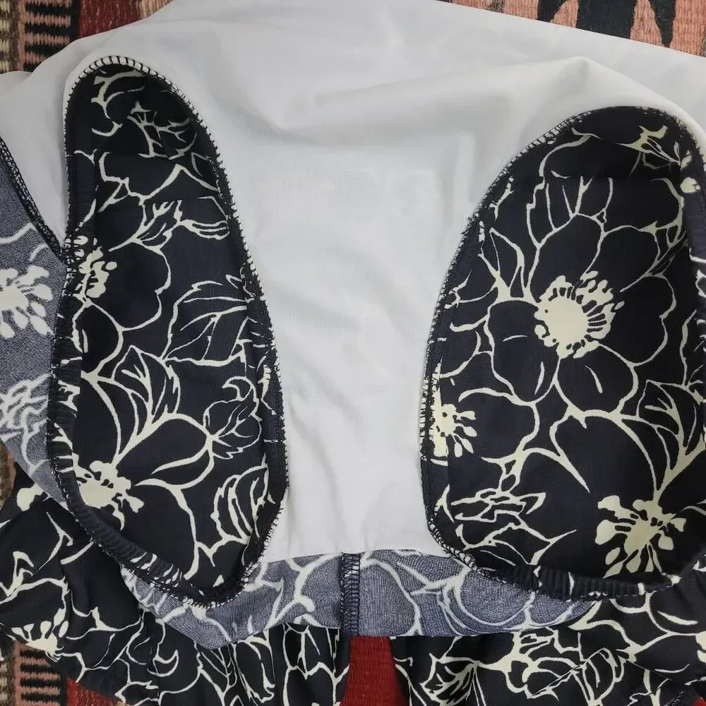 Miraclesuit Black Floral One Piece Swimsuit Sz 10 Padded Wirefree Slimming V-Nec
